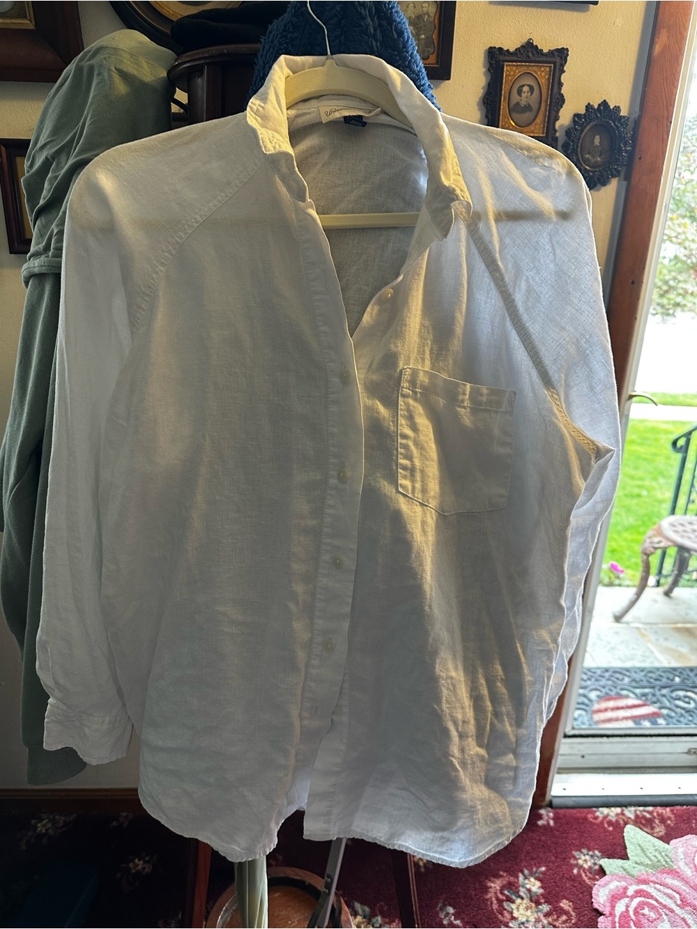 Classic White Linen women's Button-Up Shirt
